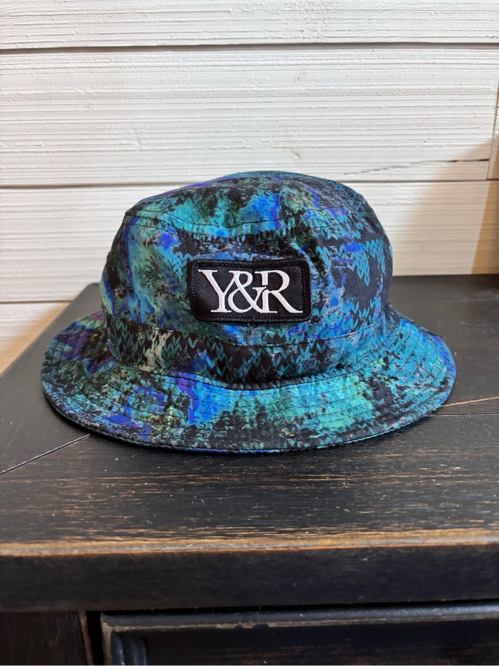 Y&R Young & Reckless Multicolor Blue Bucket Hat Cap OSFM Unisex Y2K Retro